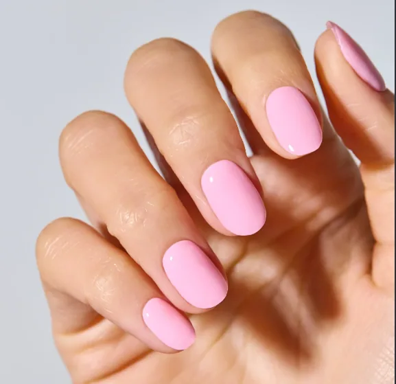 Kısa formda pastel pembe — Paylaşılan tasarım referansı ilham görseli